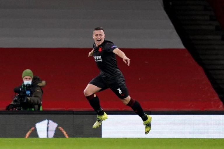 Fantastis-Tomas-Holes-Jadi-Bek-Tengah-Dadakan-Gagalkan-Kemenangan-Arsenal