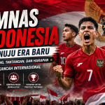 Banner Timnas Indonesia menuju era baru dengan ilustrasi pemain sepak bola mengenakan jersey merah, latar stadion penuh suporter, bendera Merah Putih, dan lambang Garuda. Desain menampilkan semangat kebangkitan sepak bola Indonesia serta harapan meraih prestasi di kancah internasional.